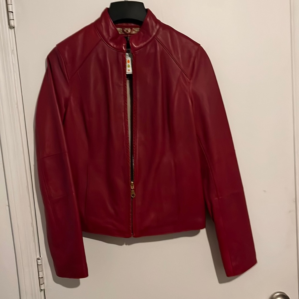 Wilson’s leather women’s burgundy jacket size medium